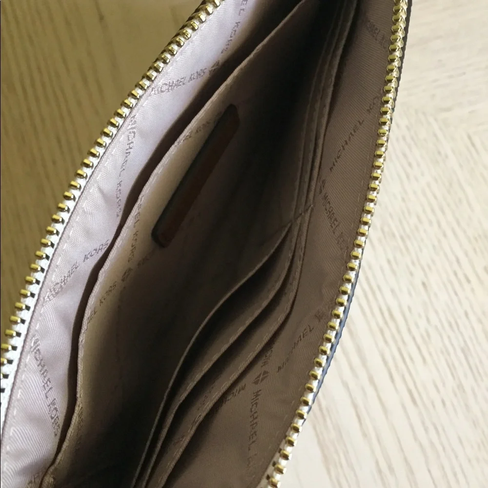 Michael Kors Vanilla, Luggage Clutch, Wristlet